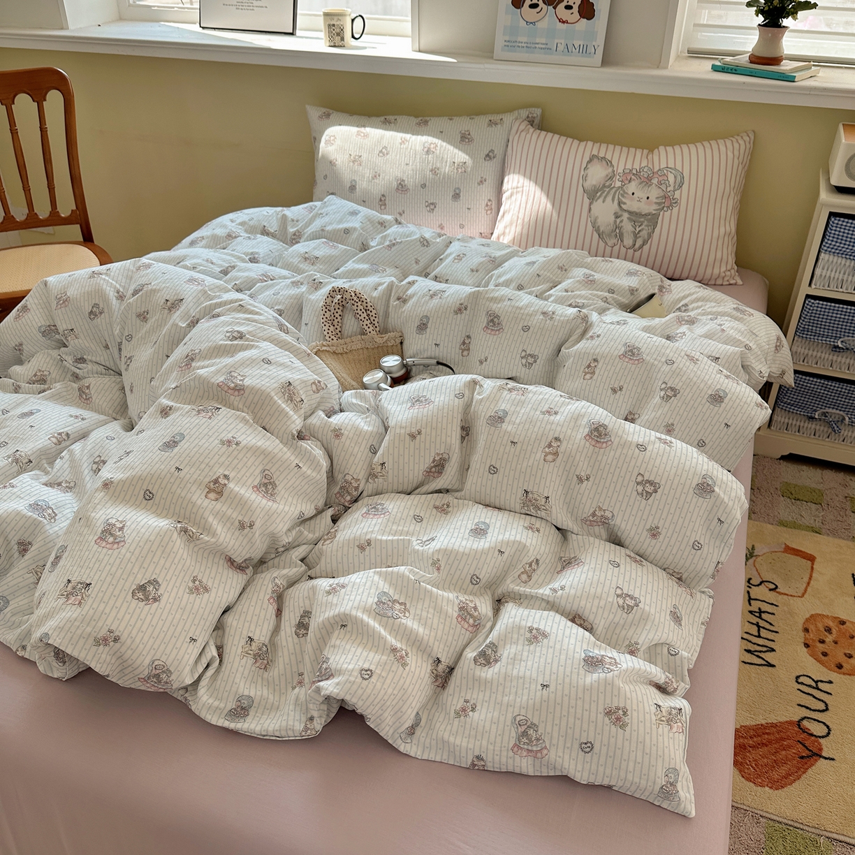 91家纺网 家纺一手货源 找家纺 耀悦家纺 2026新款双层纱全棉四件套大版枕套混搭款博主ins风格款纯棉四件套 优雅布偶猫