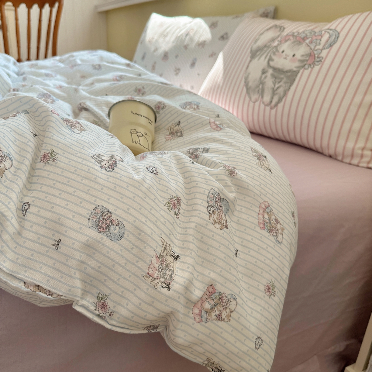 91家纺网 家纺一手货源 找家纺 耀悦家纺 2026新款双层纱全棉四件套大版枕套混搭款博主ins风格款纯棉四件套 优雅布偶猫