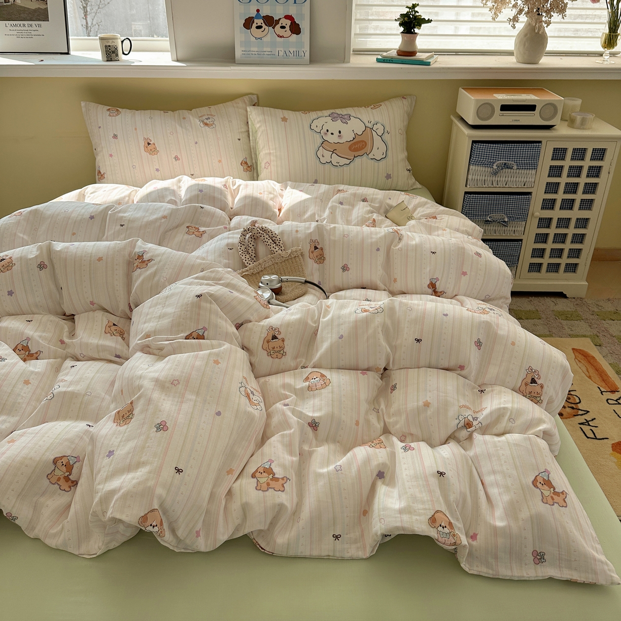 91家纺网 家纺一手货源 找家纺 耀悦家纺 2026新款双层纱全棉四件套大版枕套混搭款博主ins风格款纯棉四件套 cherry小奶狗