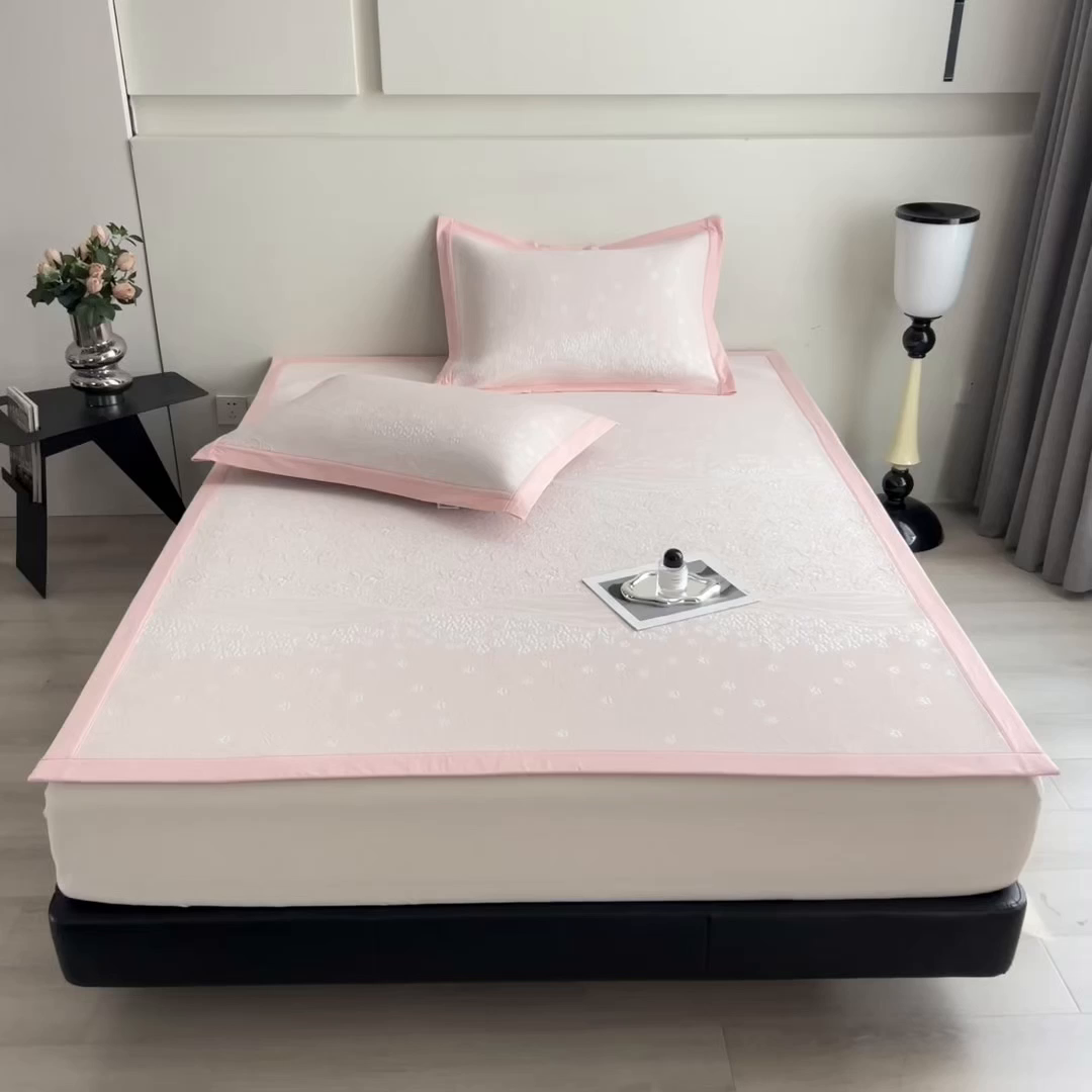 91家纺网 家纺一手货源 找家纺 孩子王家纺 2026春夏新款PE乙纶学生宿舍高克重凉感值过0.21冰豆豆席凉感席子凉席席子 花园蜜裸粉 床单款