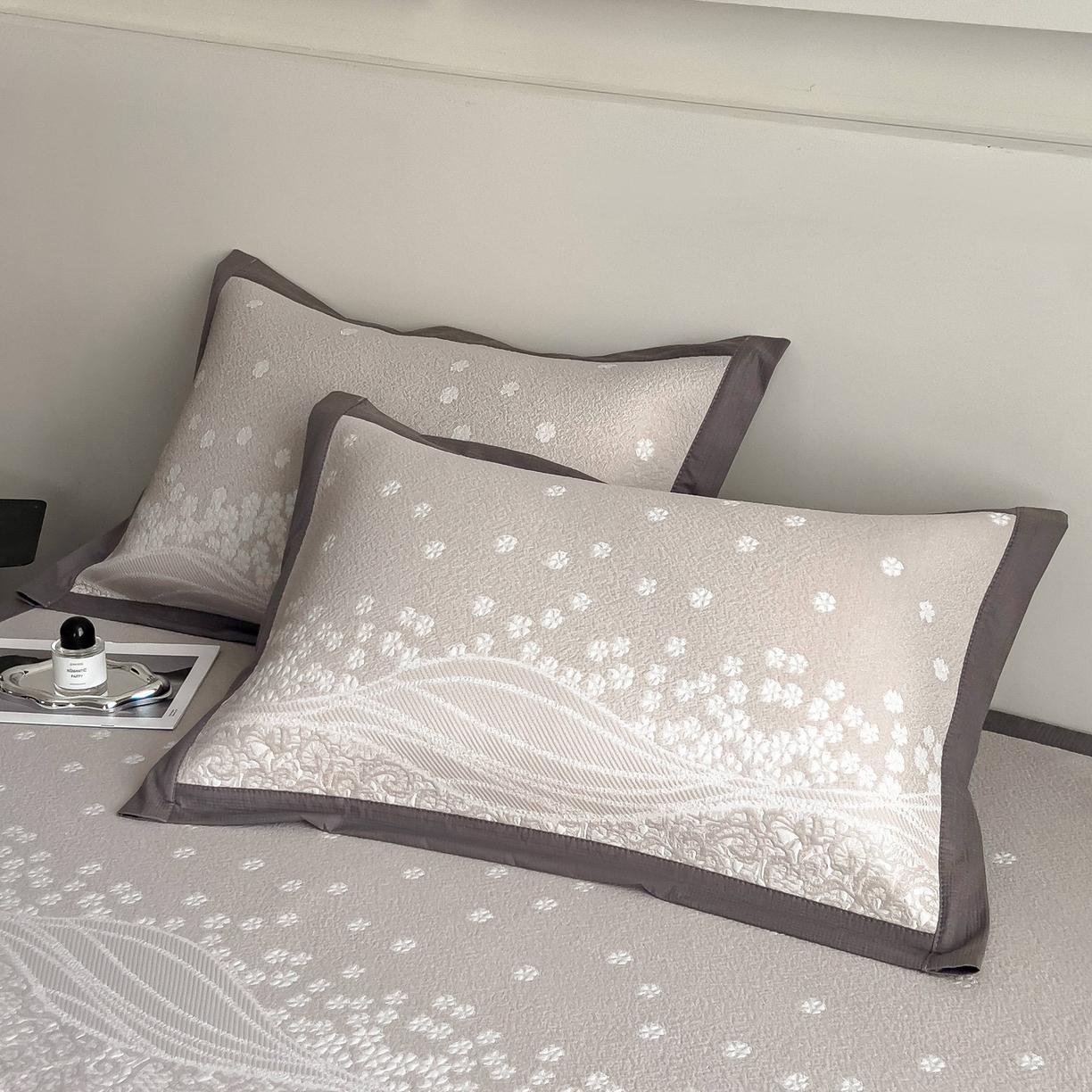 91家纺网 家纺一手货源 找家纺 孩子王家纺 2026春夏新款PE乙纶学生宿舍高克重凉感值过0.21冰豆豆席凉感席子凉席席子 花园奶酪咖 床单款