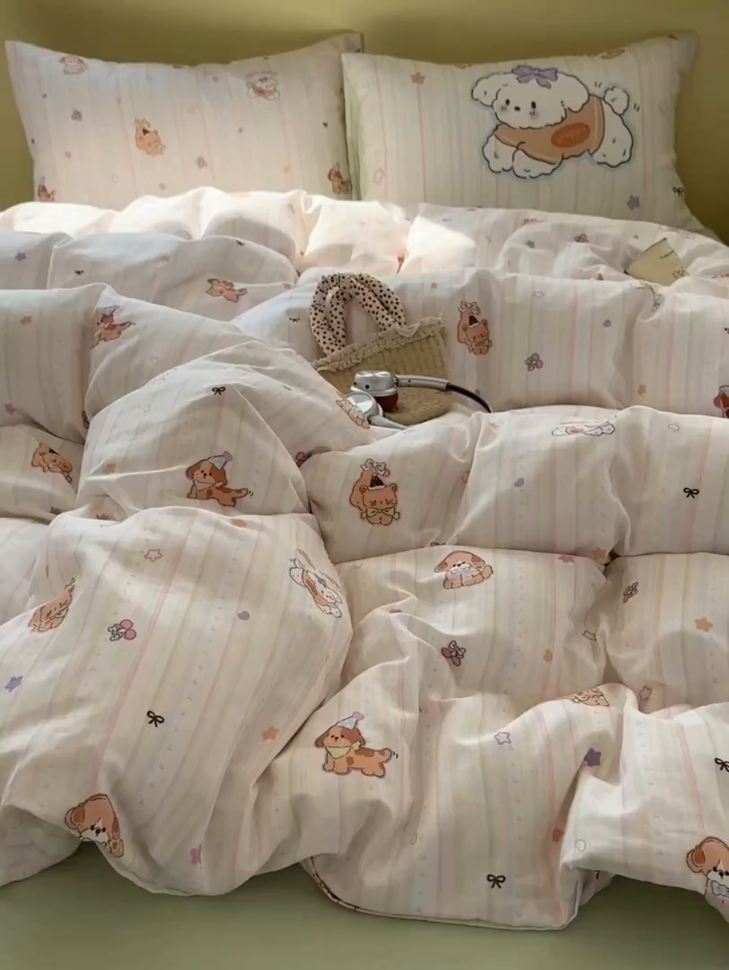 91家纺网 家纺一手货源 找家纺 耀悦家纺 2026新款双层纱全棉四件套大版枕套混搭款博主ins风格款纯棉四件套 cherry小奶狗