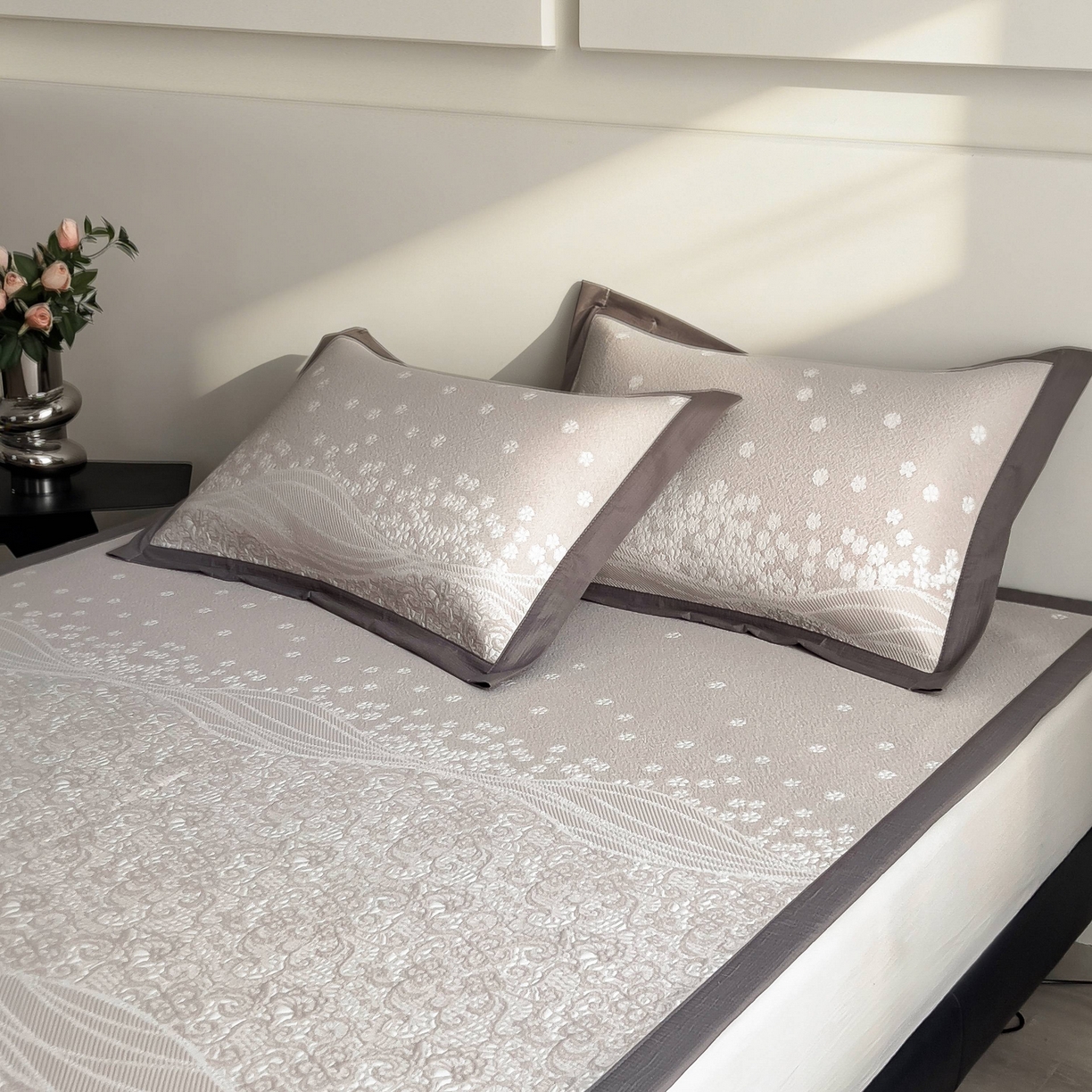 91家纺网 家纺一手货源 找家纺 孩子王家纺 2026春夏新款PE乙纶学生宿舍高克重凉感值过0.21冰豆豆席凉感席子凉席席子 花园奶酪咖 床单款