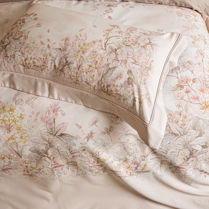 91家纺网 家纺一手货源 找家纺 U品汇 2026新品纯棉全棉平网大版数码印花四件套高端60支长绒棉贡缎埋绳宽边系列 轻烟蝶薇（米）