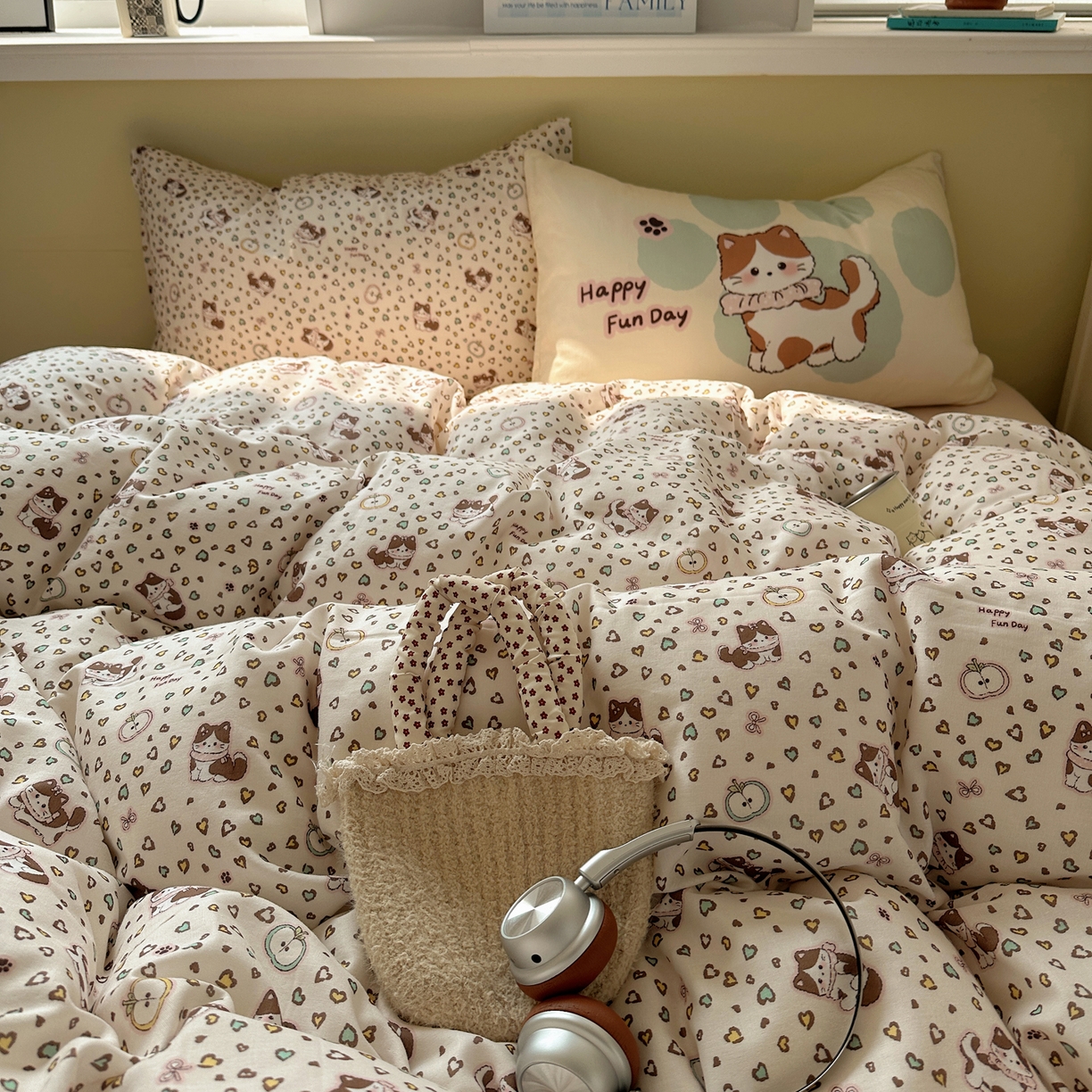 91家纺网 家纺一手货源 找家纺 耀悦家纺 2026新款双层纱全棉四件套大版枕套混搭款博主ins风格款纯棉四件套 combo苹果猫