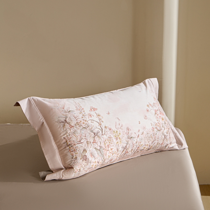 91家纺网 家纺一手货源 找家纺 U品汇 2026新品纯棉全棉平网大版数码印花四件套高端60支长绒棉贡缎埋绳宽边系列 轻烟蝶薇（米）