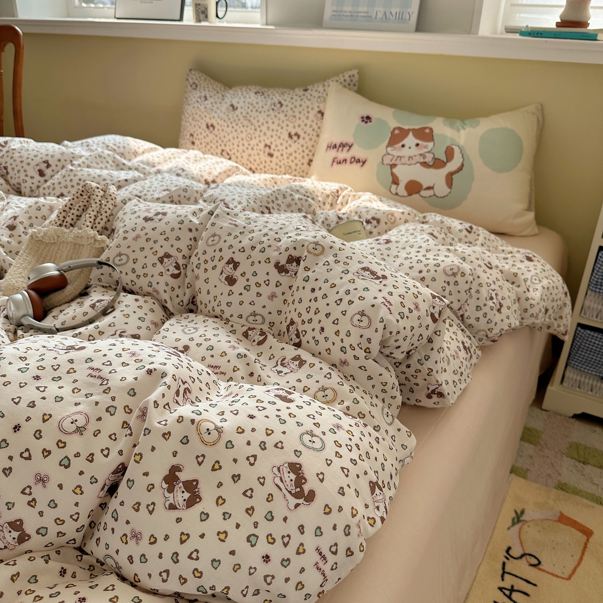 91家纺网 家纺一手货源 找家纺 耀悦家纺 2026新款双层纱全棉四件套大版枕套混搭款博主ins风格款纯棉四件套 combo苹果猫