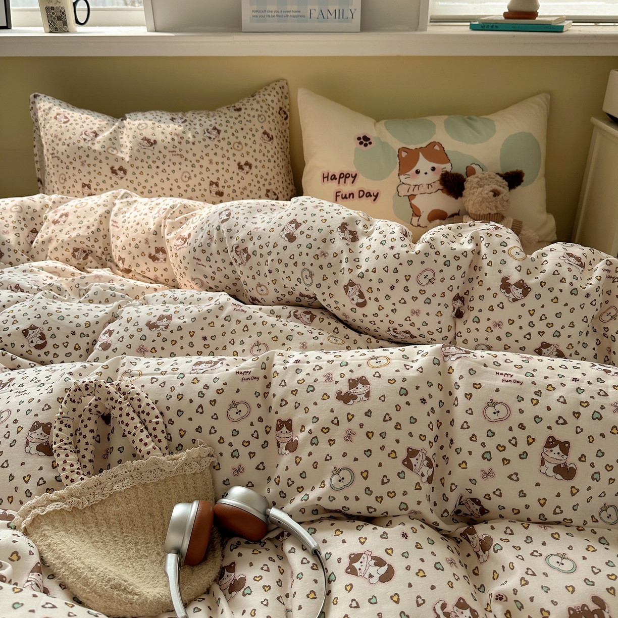 91家纺网 家纺一手货源 找家纺 耀悦家纺 2026新款双层纱全棉四件套大版枕套混搭款博主ins风格款纯棉四件套 combo苹果猫