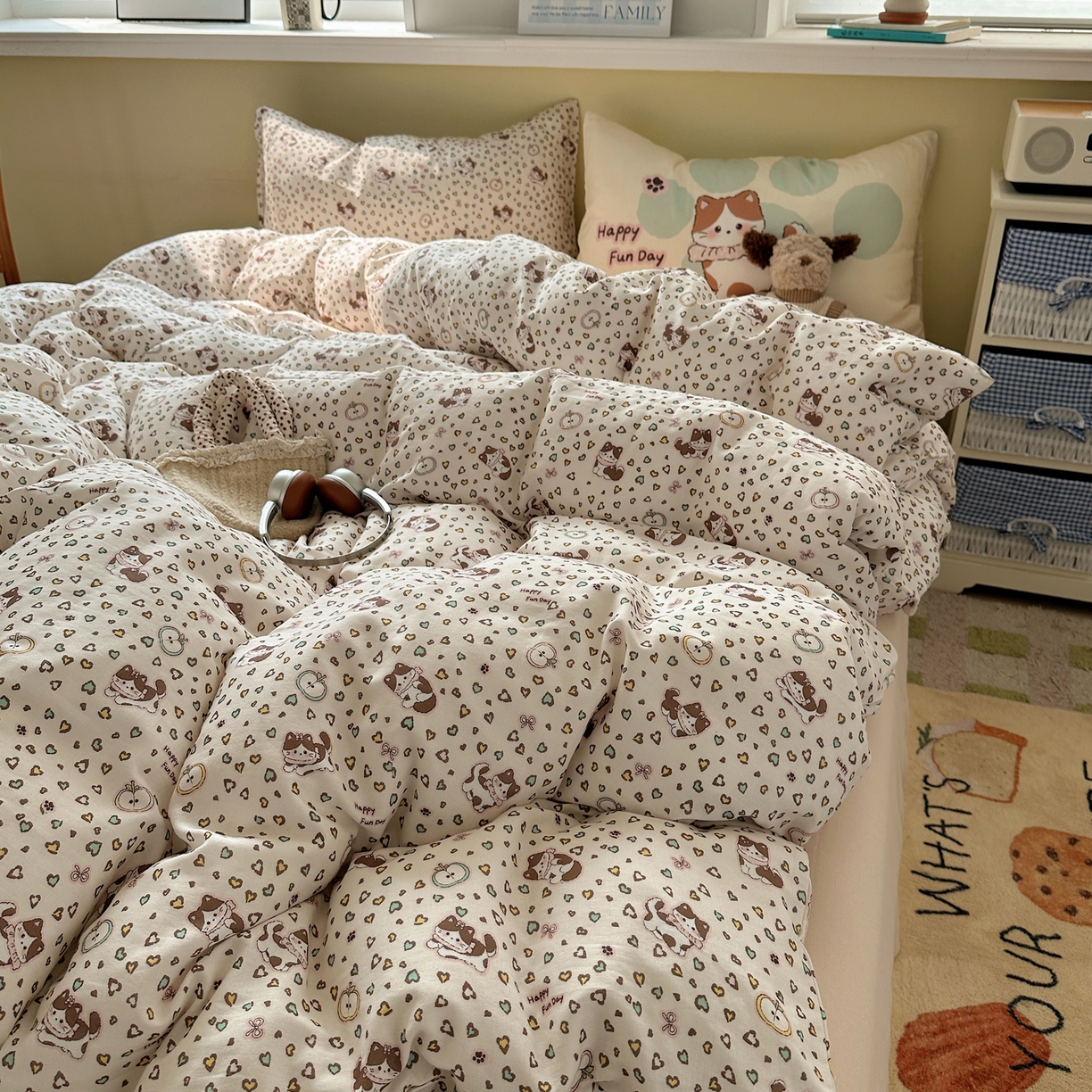 91家纺网 家纺一手货源 找家纺 耀悦家纺 2026新款双层纱全棉四件套大版枕套混搭款博主ins风格款纯棉四件套 combo苹果猫