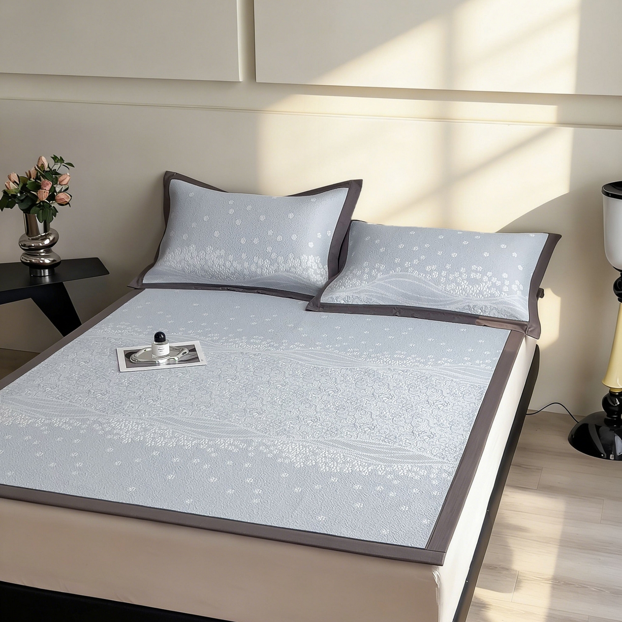 91家纺网 家纺一手货源 找家纺 孩子王家纺 2026春夏新款PE乙纶学生宿舍高克重凉感值过0.21冰豆豆席凉感席子凉席席子 花园尼罗淡蓝 床单款