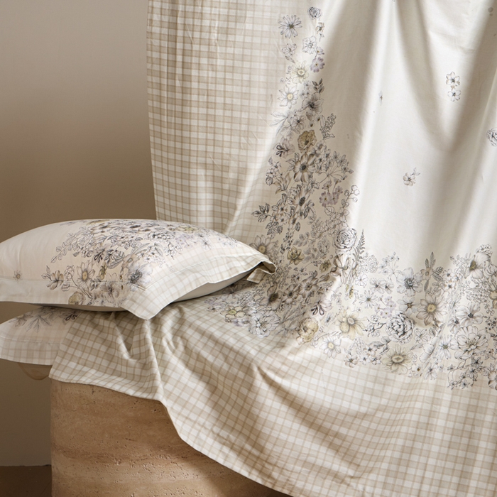 91家纺网 家纺一手货源 找家纺 U品汇 2026新品纯棉全棉平网大版数码印花四件套高端60支长绒棉贡缎埋绳宽边系列 素绘春野（香槟）