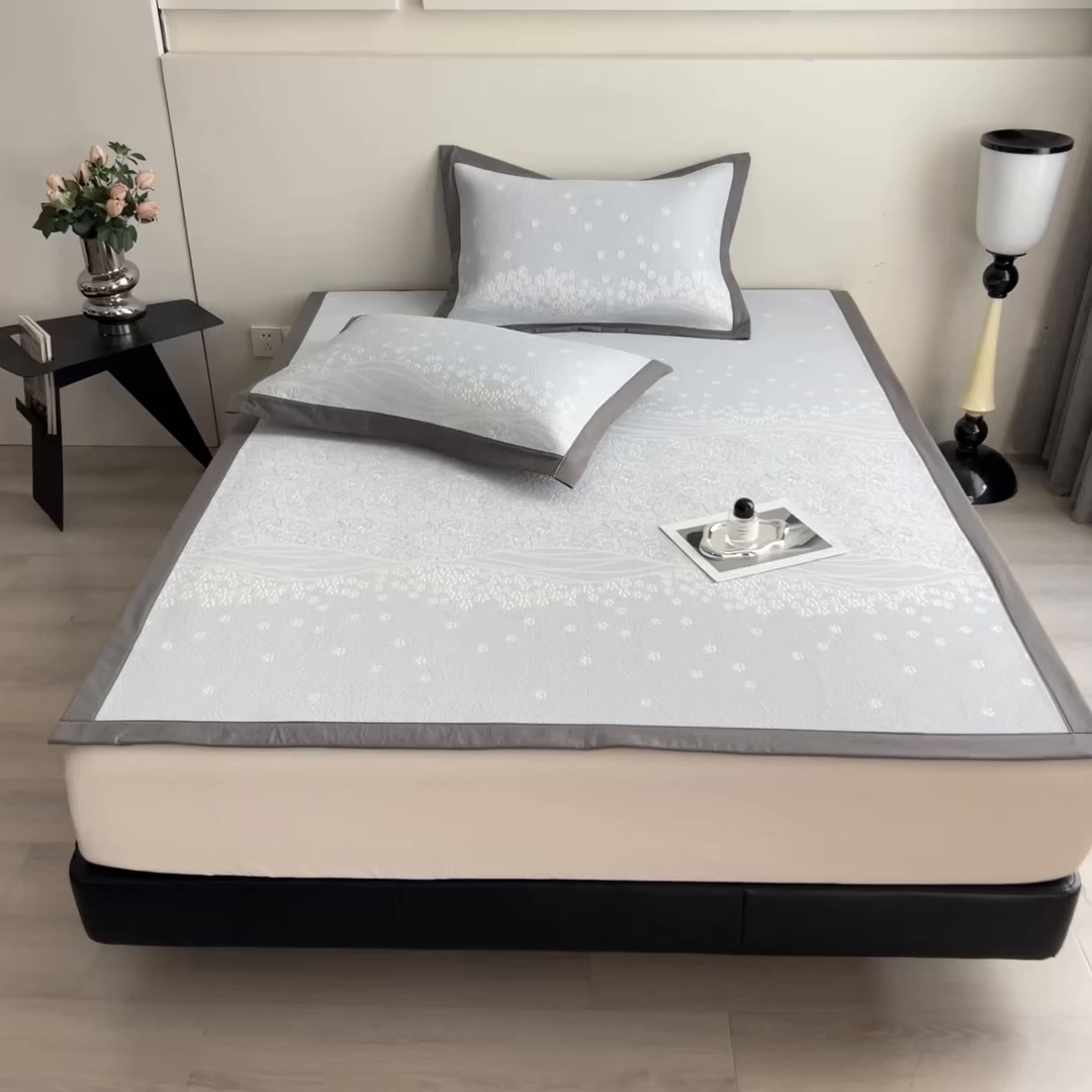 91家纺网 家纺一手货源 找家纺 孩子王家纺 2026春夏新款PE乙纶学生宿舍高克重凉感值过0.21冰豆豆席凉感席子凉席席子 花园尼罗淡蓝 床单款