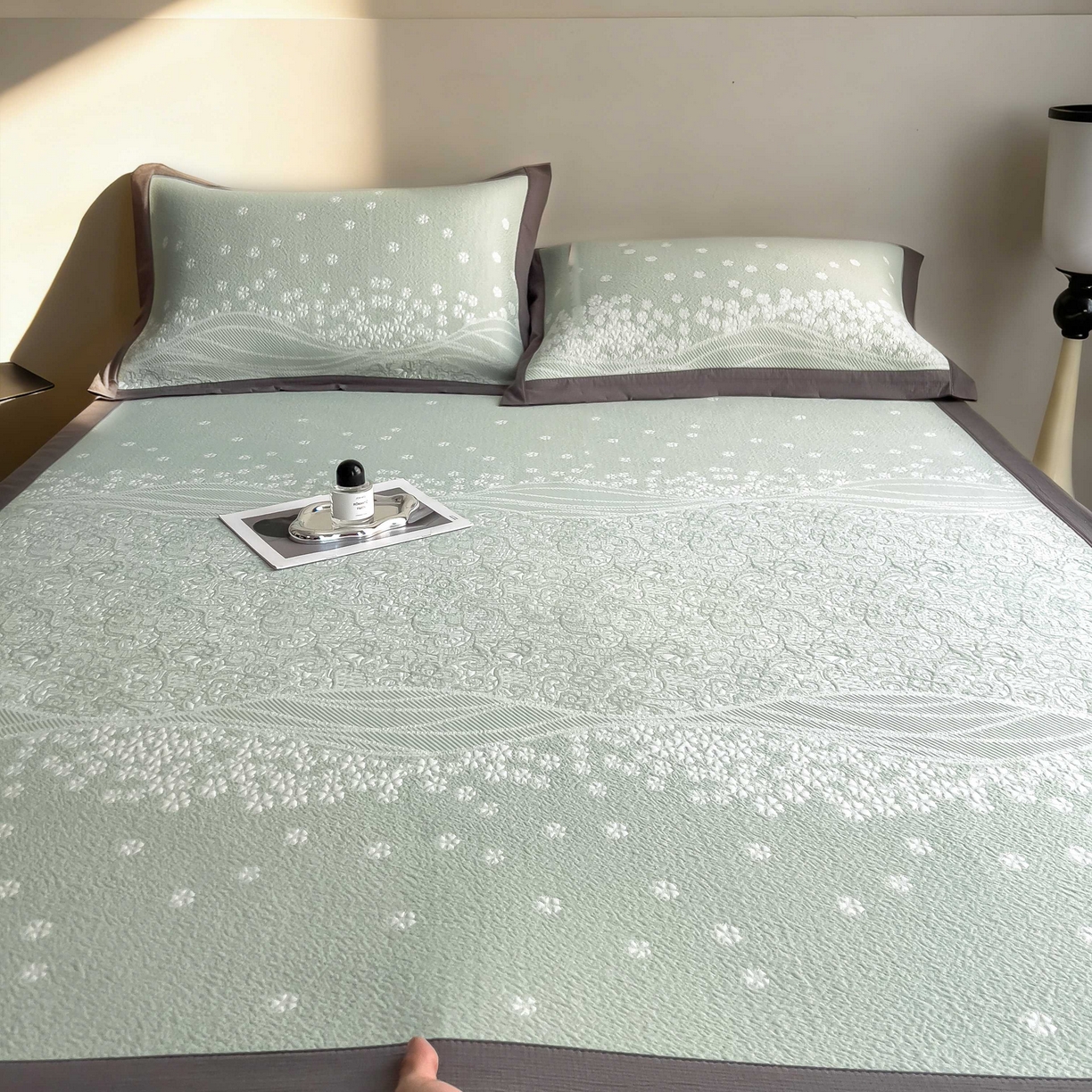 91家纺网 家纺一手货源 找家纺 孩子王家纺 2026春夏新款PE乙纶学生宿舍高克重凉感值过0.21冰豆豆席凉感席子凉席席子 花园青草绿 床单款