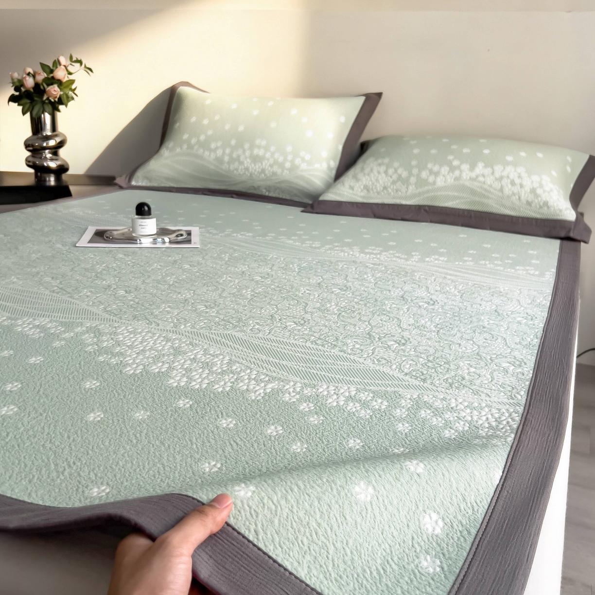 91家纺网 家纺一手货源 找家纺 孩子王家纺 2026春夏新款PE乙纶学生宿舍高克重凉感值过0.21冰豆豆席凉感席子凉席席子 花园青草绿 床单款