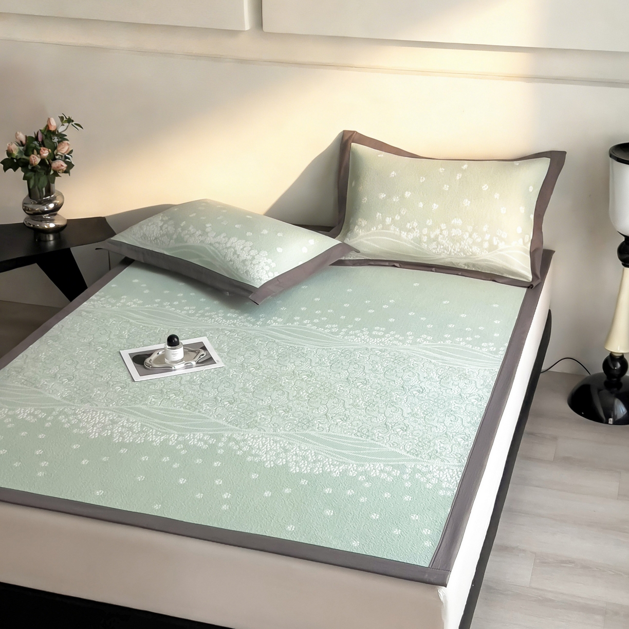 91家纺网 家纺一手货源 找家纺 孩子王家纺 2026春夏新款PE乙纶学生宿舍高克重凉感值过0.21冰豆豆席凉感席子凉席席子 花园青草绿 床单款