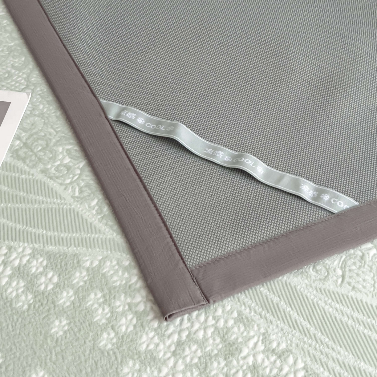 91家纺网 家纺一手货源 找家纺 孩子王家纺 2026春夏新款PE乙纶学生宿舍高克重凉感值过0.21冰豆豆席凉感席子凉席席子 花园青草绿 床单款