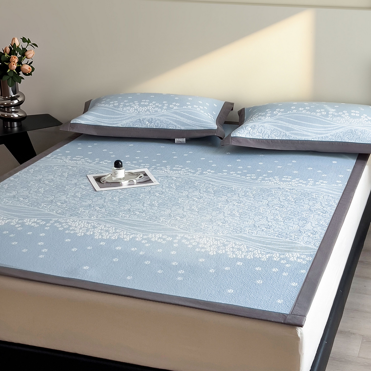 91家纺网 家纺一手货源 找家纺 孩子王家纺 2026春夏新款PE乙纶学生宿舍高克重凉感值过0.21冰豆豆席凉感席子凉席席子 花园星雾蓝 床单款