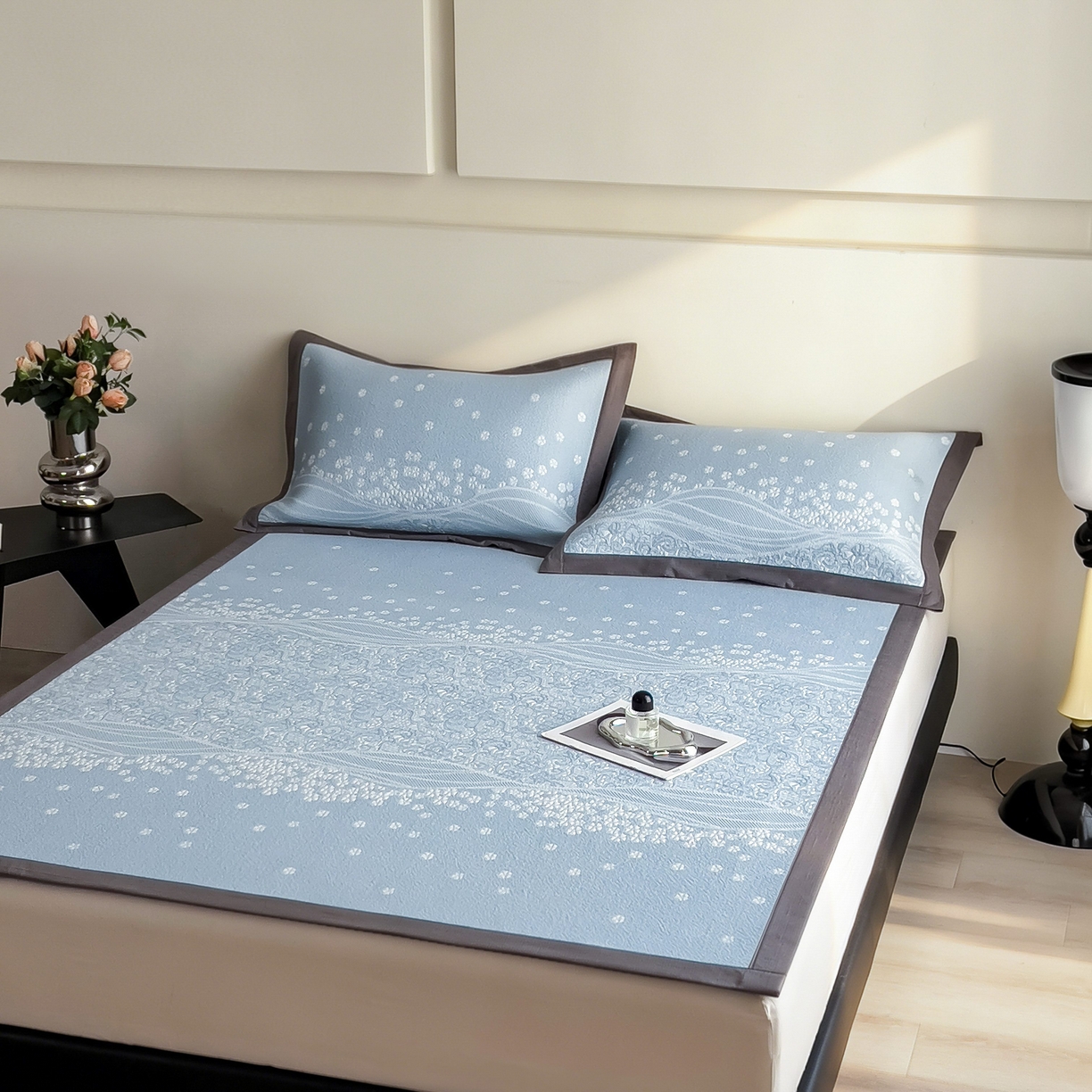 91家纺网 家纺一手货源 找家纺 孩子王家纺 2026春夏新款PE乙纶学生宿舍高克重凉感值过0.21冰豆豆席凉感席子凉席席子 花园星雾蓝 床单款