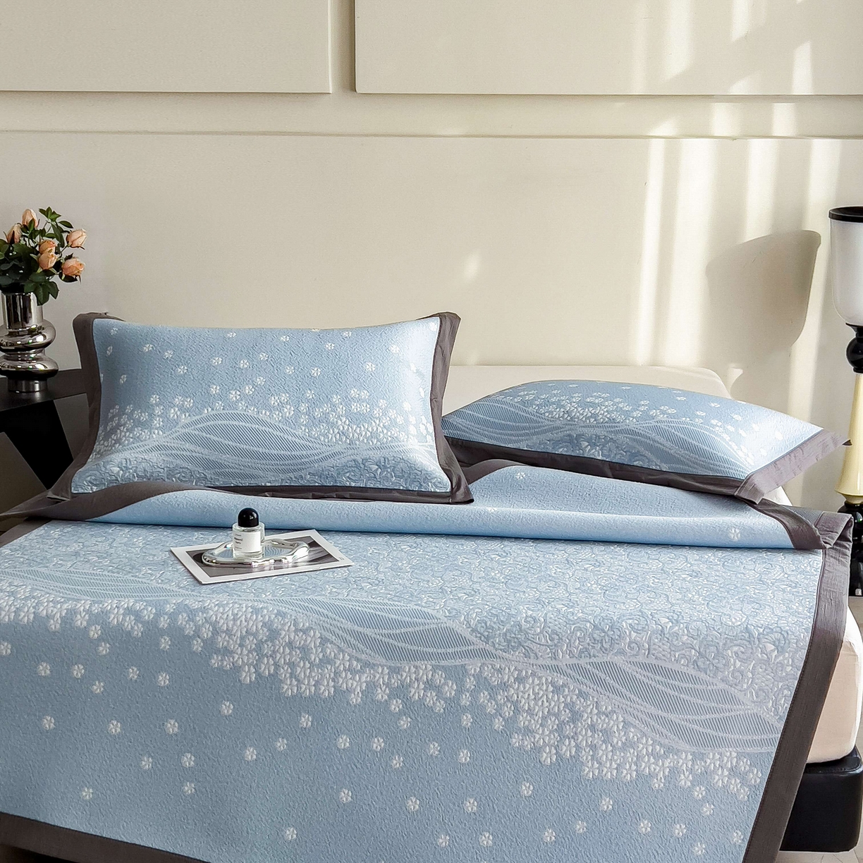 91家纺网 家纺一手货源 找家纺 孩子王家纺 2026春夏新款PE乙纶学生宿舍高克重凉感值过0.21冰豆豆席凉感席子凉席席子 花园星雾蓝 床单款