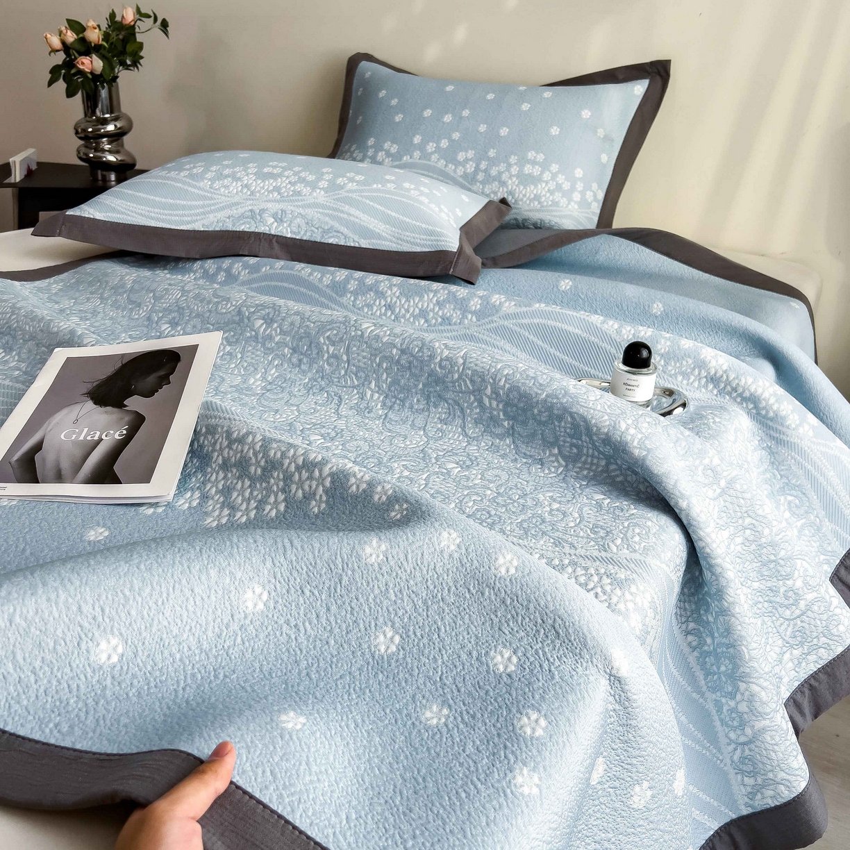 91家纺网 家纺一手货源 找家纺 孩子王家纺 2026春夏新款PE乙纶学生宿舍高克重凉感值过0.21冰豆豆席凉感席子凉席席子 花园星雾蓝 床单款