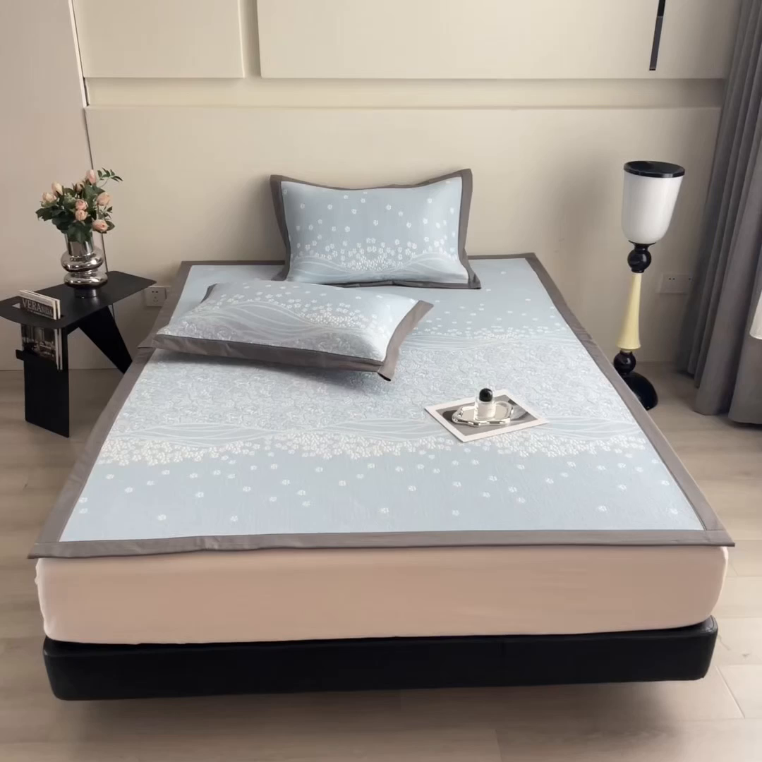 91家纺网 家纺一手货源 找家纺 孩子王家纺 2026春夏新款PE乙纶学生宿舍高克重凉感值过0.21冰豆豆席凉感席子凉席席子 花园星雾蓝 床单款