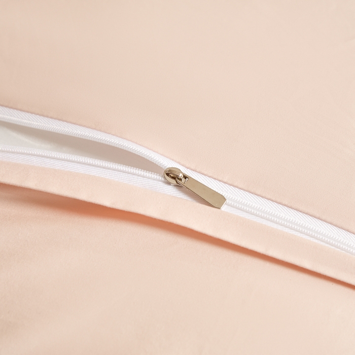 91家纺网 家纺一手货源 找家纺 U品汇 2026新品纯棉全棉平网大版数码印花四件套高端60支长绒棉贡缎埋绳宽边系列 雾花蝶影（粉）