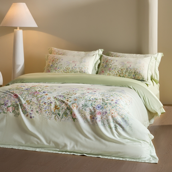 91家纺网 家纺一手货源 找家纺 U品汇 2026新品纯棉全棉平网大版数码印花四件套高端60支长绒棉贡缎埋绳宽边系列 雾花蝶影（绿）