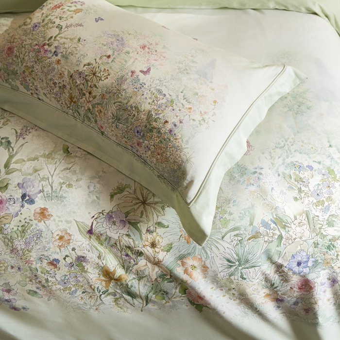 91家纺网 家纺一手货源 找家纺 U品汇 2026新品纯棉全棉平网大版数码印花四件套高端60支长绒棉贡缎埋绳宽边系列 雾花蝶影（绿）