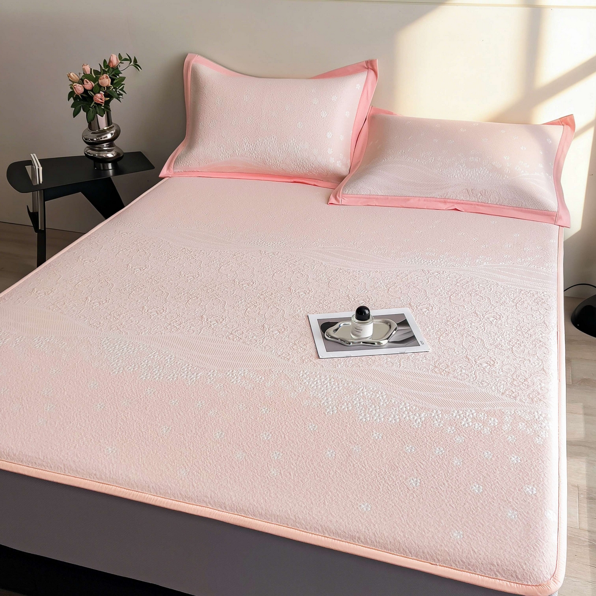 91家纺网 家纺一手货源 找家纺 孩子王家纺 2026春夏新款PE乙纶学生宿舍高克重凉感值过0.21冰豆豆席凉感席子凉席席子 花园蜜裸粉 床笠款