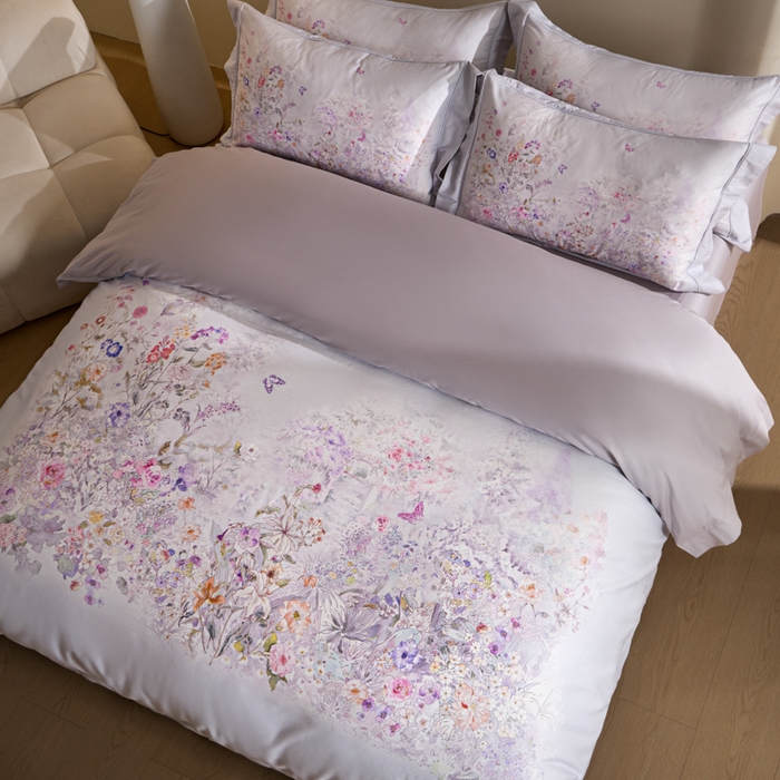 91家纺网 家纺一手货源 找家纺 U品汇 2026新品纯棉全棉平网大版数码印花四件套高端60支长绒棉贡缎埋绳宽边系列 雾花蝶影（紫）