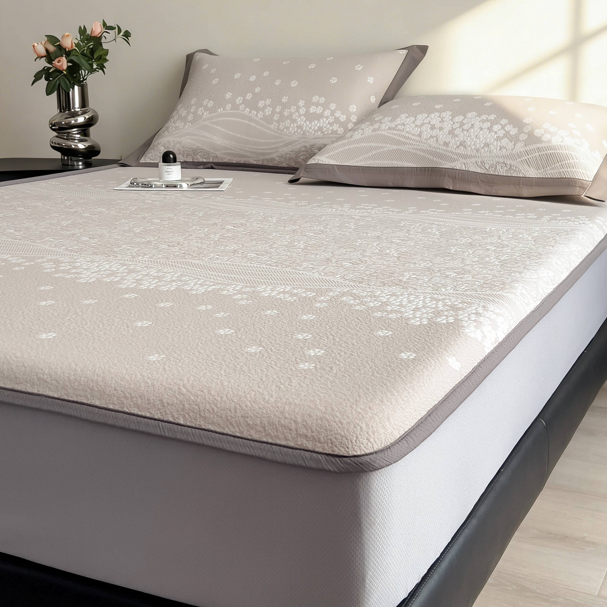 91家纺网 家纺一手货源 找家纺 孩子王家纺 2026春夏新款PE乙纶学生宿舍高克重凉感值过0.21冰豆豆席凉感席子凉席席子 花园奶酪咖 床笠款