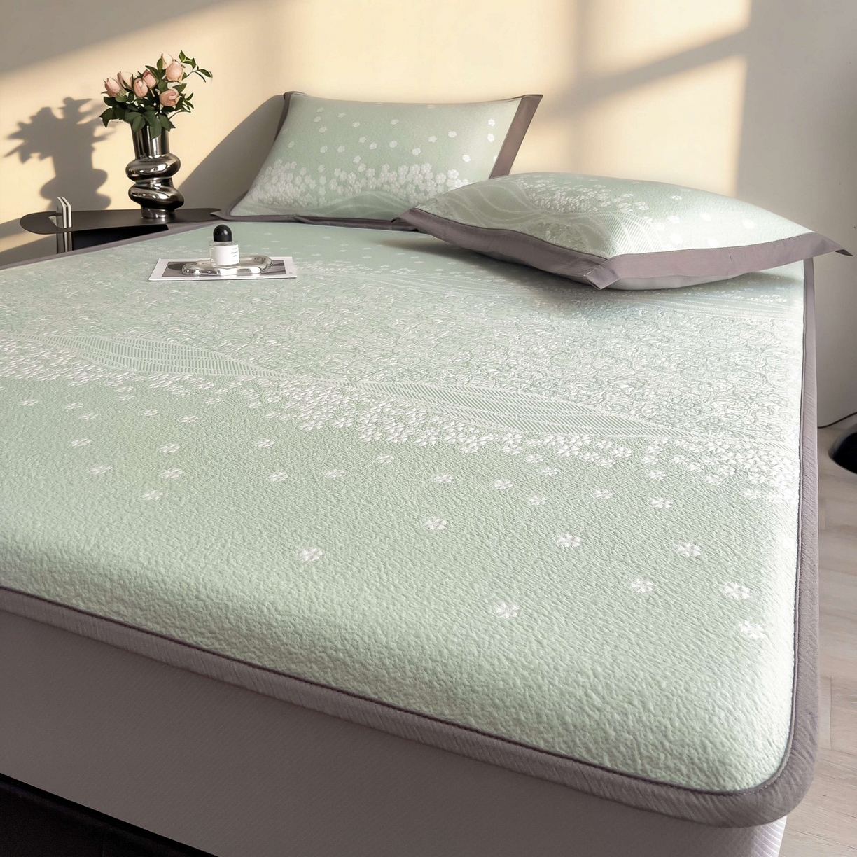 91家纺网 家纺一手货源 找家纺 孩子王家纺 2026春夏新款PE乙纶学生宿舍高克重凉感值过0.21冰豆豆席凉感席子凉席席子 花园青草绿 床笠款