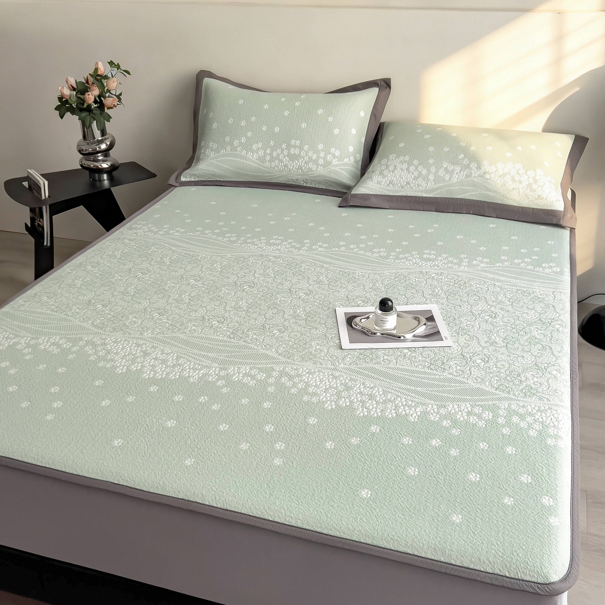 91家纺网 家纺一手货源 找家纺 孩子王家纺 2026春夏新款PE乙纶学生宿舍高克重凉感值过0.21冰豆豆席凉感席子凉席席子 花园青草绿 床笠款