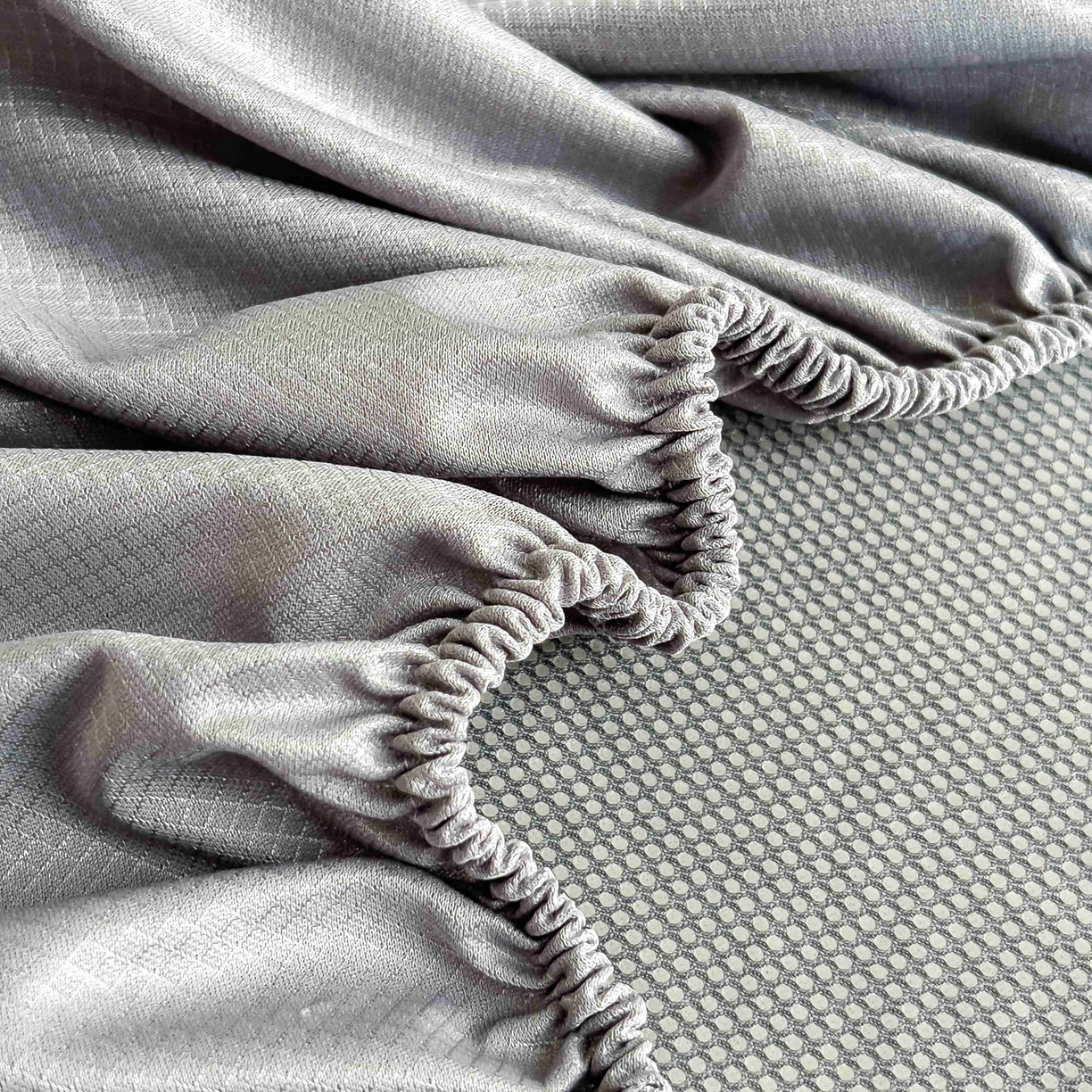 91家纺网 家纺一手货源 找家纺 孩子王家纺 2026春夏新款PE乙纶学生宿舍高克重凉感值过0.21冰豆豆席凉感席子凉席席子 花园星雾蓝 床笠款