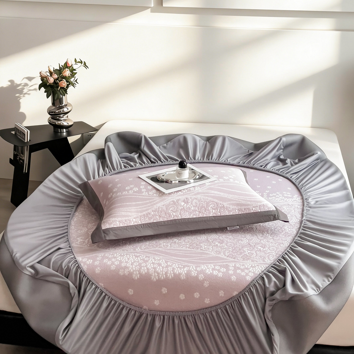 91家纺网 家纺一手货源 找家纺 孩子王家纺 2026春夏新款PE乙纶学生宿舍高克重凉感值过0.21冰豆豆席凉感席子凉席席子 花园燕尾紫 床笠款