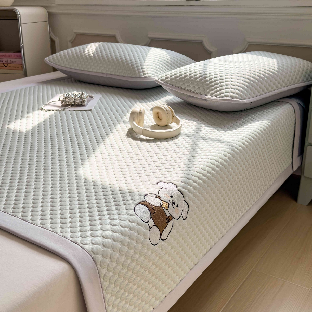 91家纺网 家纺一手货源 找家纺 孩子王家纺 2026春夏新款冰豆豆凉席凉感值过0.21冰丝床单单件冰丝席家用空调软席凉席席子 果绿-床铺款