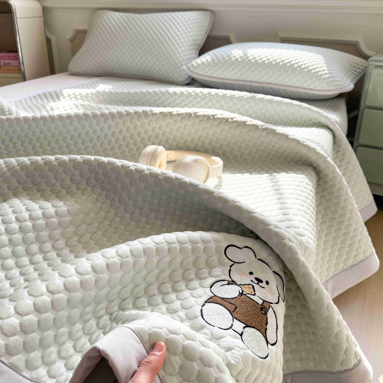 91家纺网 家纺一手货源 找家纺 孩子王家纺 2026春夏新款冰豆豆凉席凉感值过0.21冰丝床单单件冰丝席家用空调软席凉席席子 果绿-床铺款