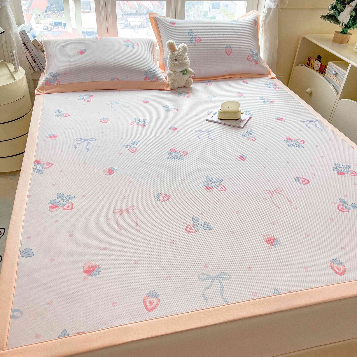 91家纺网 家纺一手货源 找家纺 （总）孩子王家纺 2026春夏新款夏季花卉冰丝凉席凉感值过0.21冰豆豆A类可机洗学生宿舍空调软席