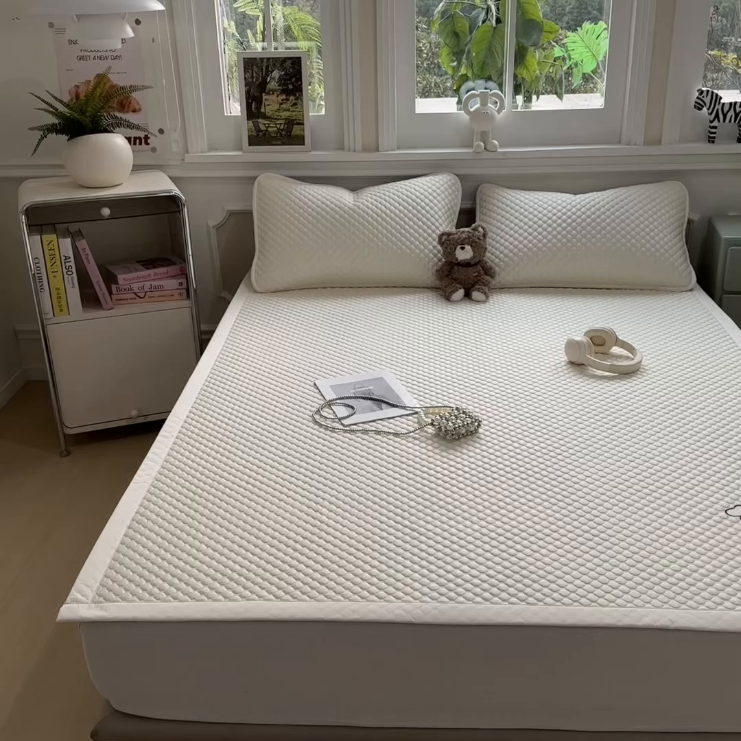 91家纺网 家纺一手货源 找家纺 孩子王家纺 2026春夏新款冰豆豆凉席凉感值过0.21冰丝床单单件冰丝席家用空调软席凉席席子 奶酪黄-床铺款