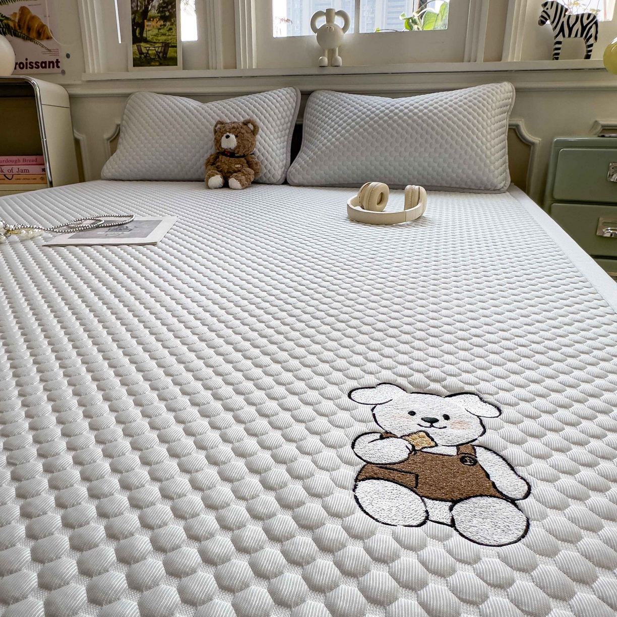 91家纺网 家纺一手货源 找家纺 孩子王家纺 2026春夏新款冰豆豆凉席凉感值过0.21冰丝床单单件冰丝席家用空调软席凉席席子 薇薇蓝-床铺款