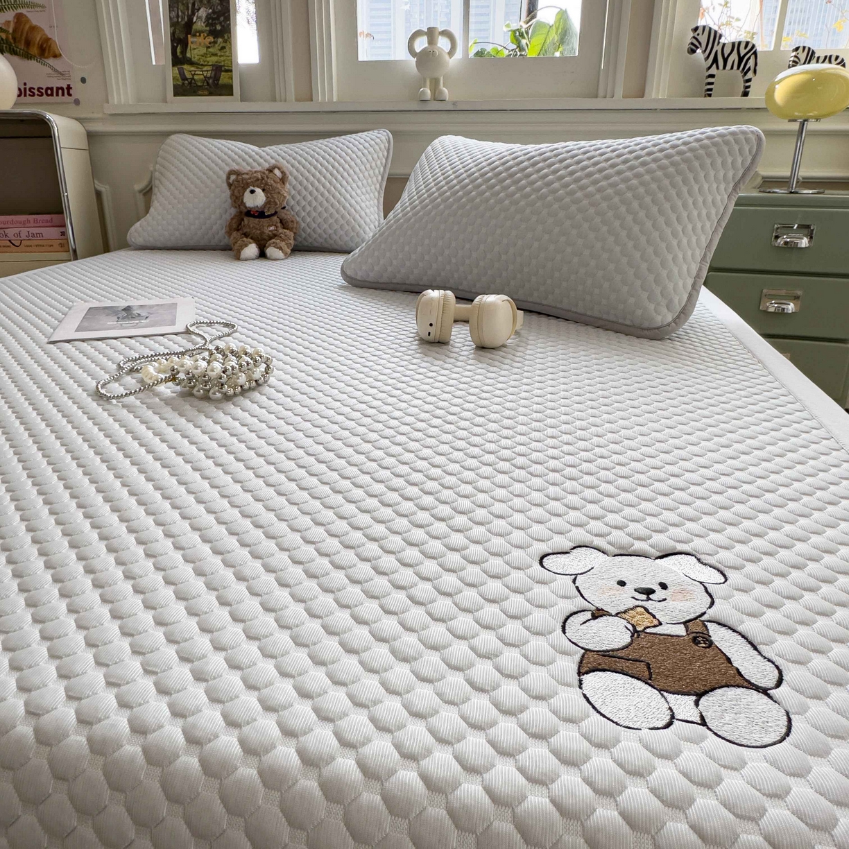 91家纺网 家纺一手货源 找家纺 孩子王家纺 2026春夏新款冰豆豆凉席凉感值过0.21冰丝床单单件冰丝席家用空调软席凉席席子 薇薇蓝-床铺款