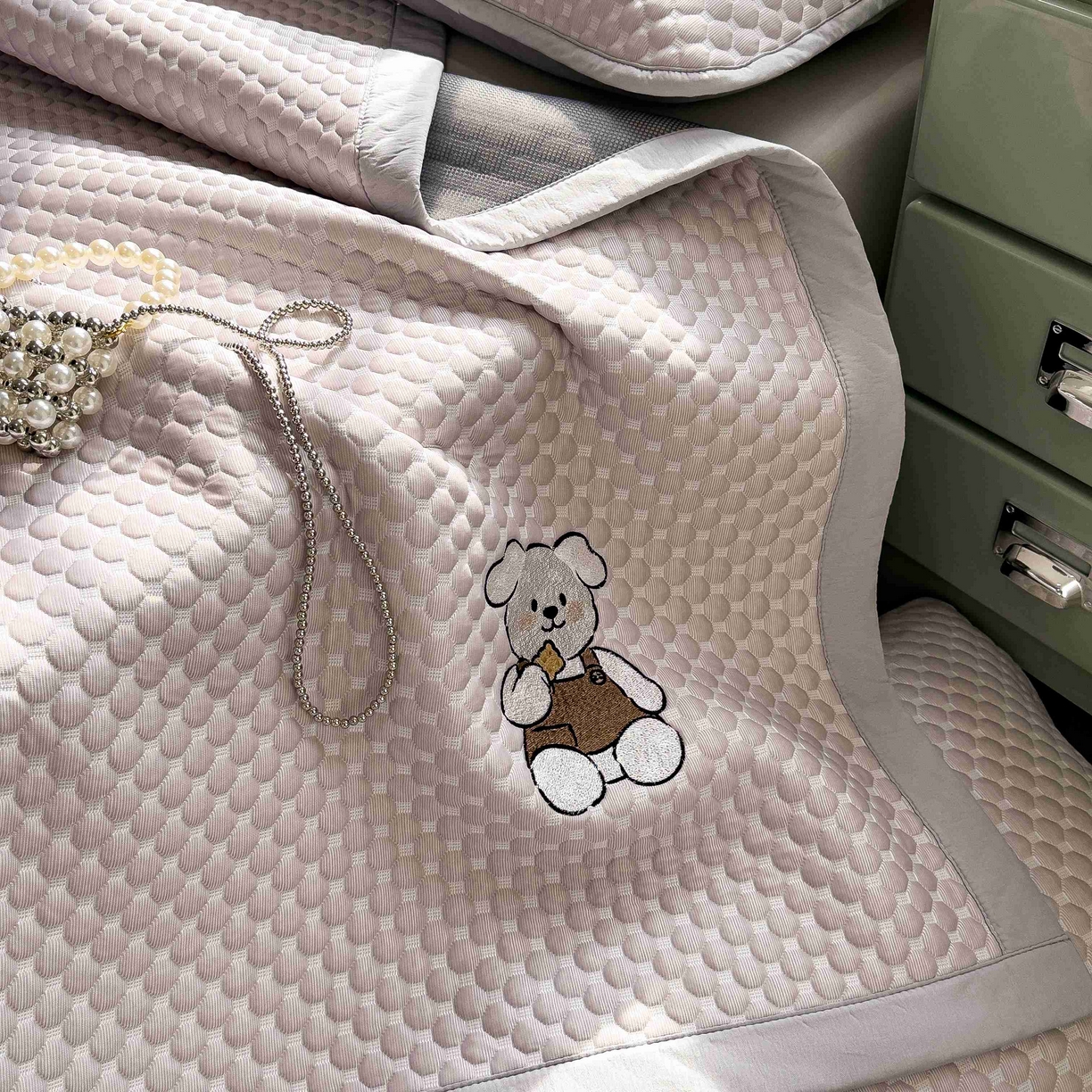 91家纺网 家纺一手货源 找家纺 孩子王家纺 2026春夏新款冰豆豆凉席凉感值过0.21冰丝床单单件冰丝席家用空调软席凉席席子 香芋紫-床铺款