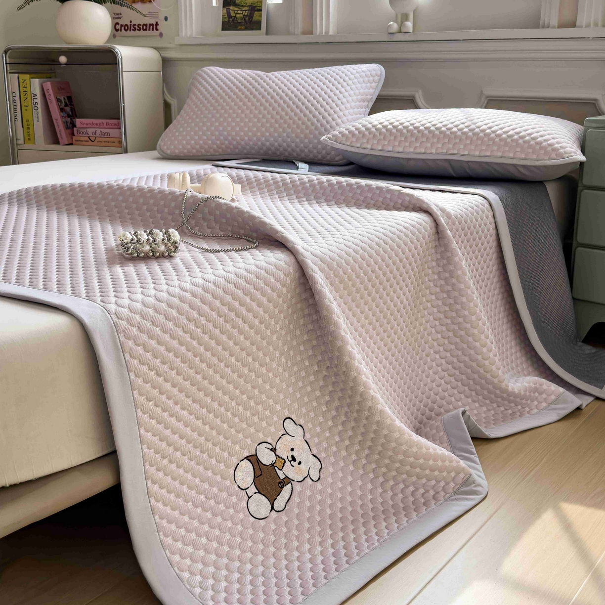 91家纺网 家纺一手货源 找家纺 孩子王家纺 2026春夏新款冰豆豆凉席凉感值过0.21冰丝床单单件冰丝席家用空调软席凉席席子 香芋紫-床铺款