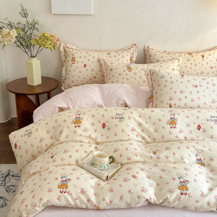 91家纺网 家纺一手货源 找家纺 U品汇 2026新款全棉纯棉麻数码印花四件套亚麻复古夏季床上用品（70%棉30%亚麻） 萌兔宝宝