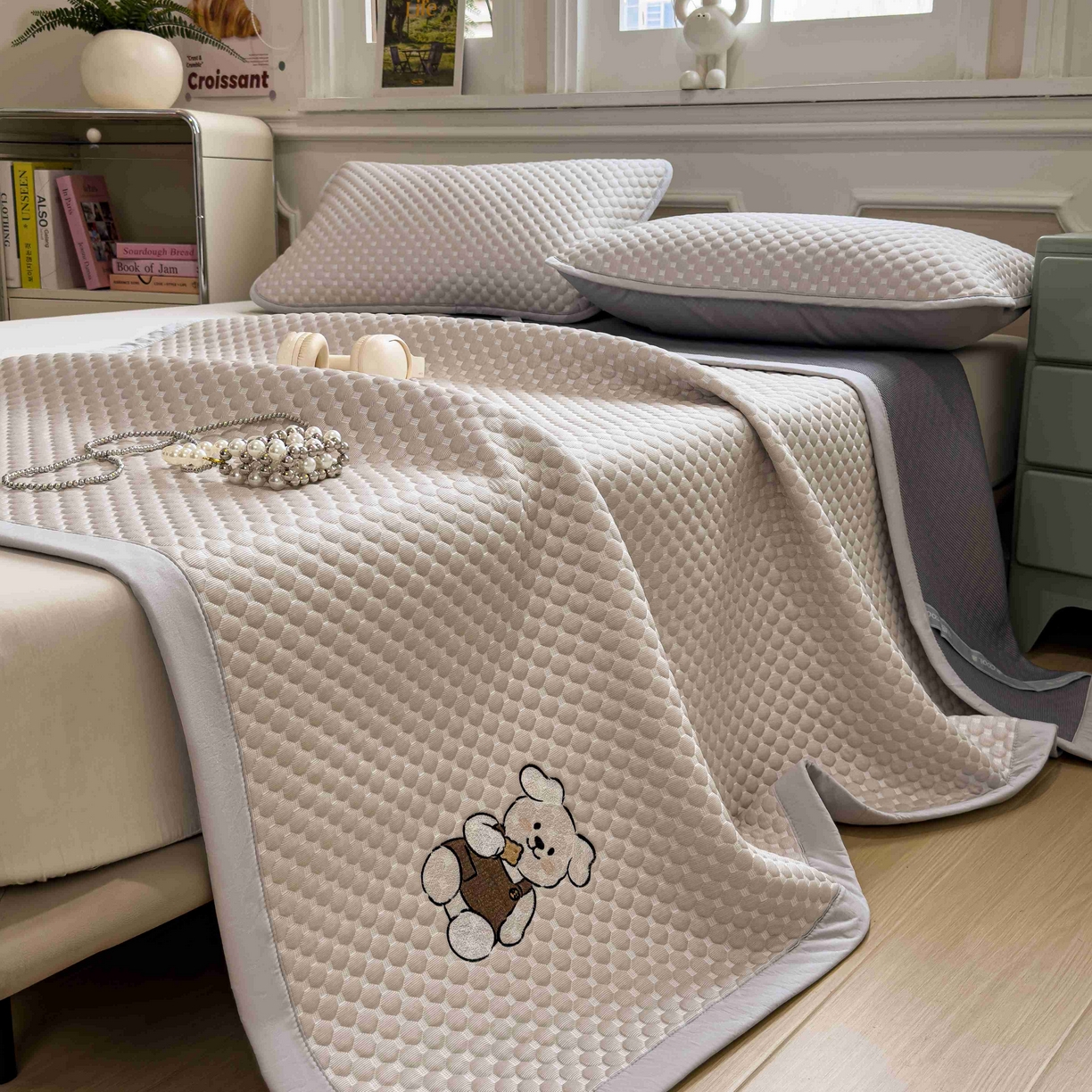 91家纺网 家纺一手货源 找家纺 孩子王家纺 2026春夏新款冰豆豆凉席凉感值过0.21冰丝床单单件冰丝席家用空调软席凉席席子 椰子灰-床铺款