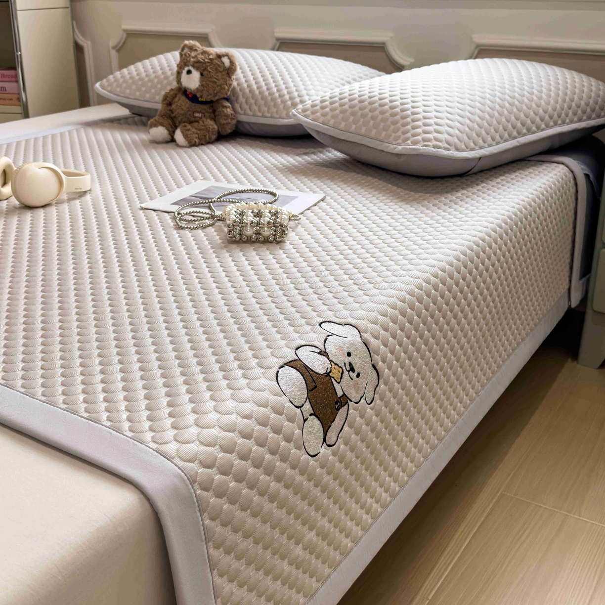 91家纺网 家纺一手货源 找家纺 孩子王家纺 2026春夏新款冰豆豆凉席凉感值过0.21冰丝床单单件冰丝席家用空调软席凉席席子 椰子灰-床铺款