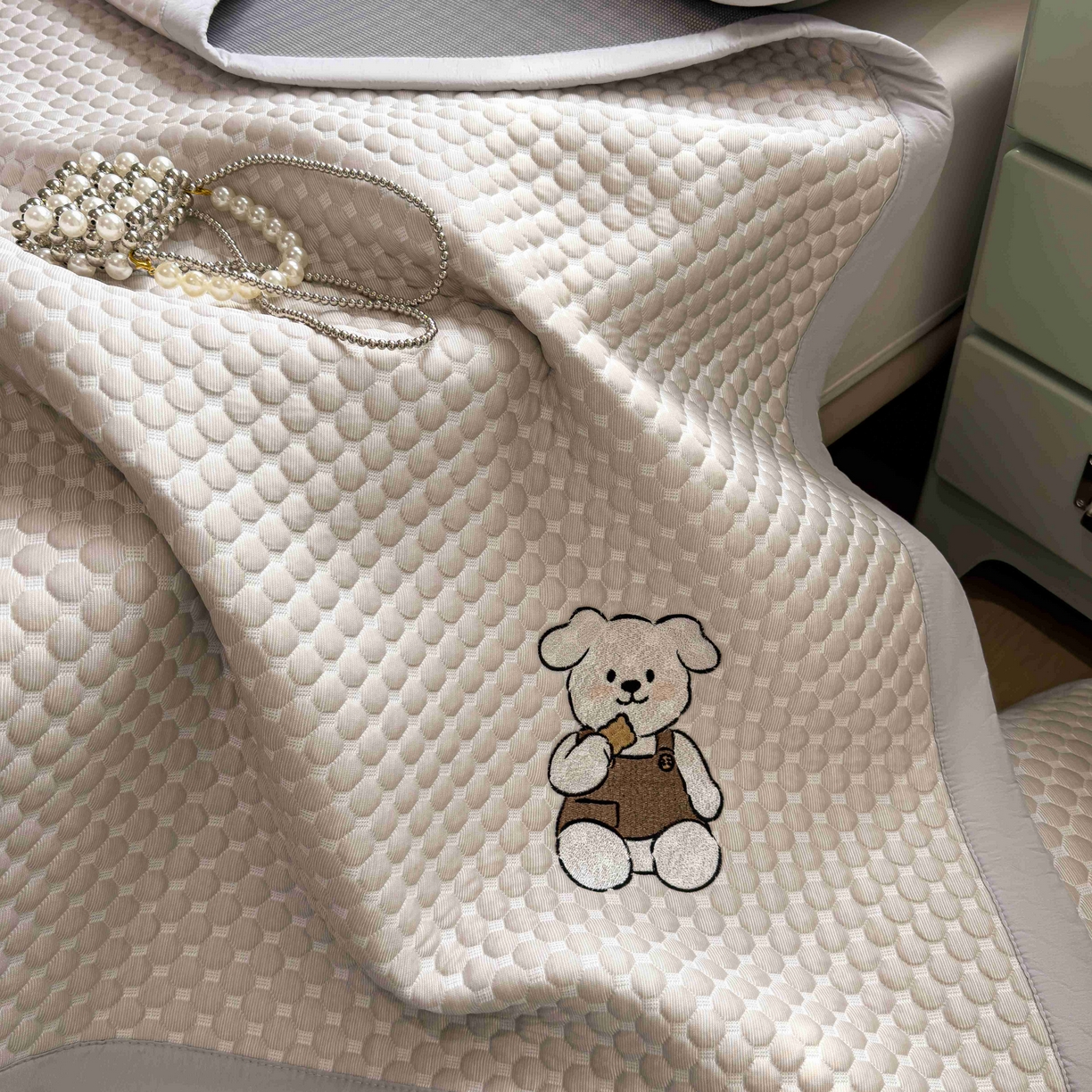 91家纺网 家纺一手货源 找家纺 孩子王家纺 2026春夏新款冰豆豆凉席凉感值过0.21冰丝床单单件冰丝席家用空调软席凉席席子 椰子灰-床铺款