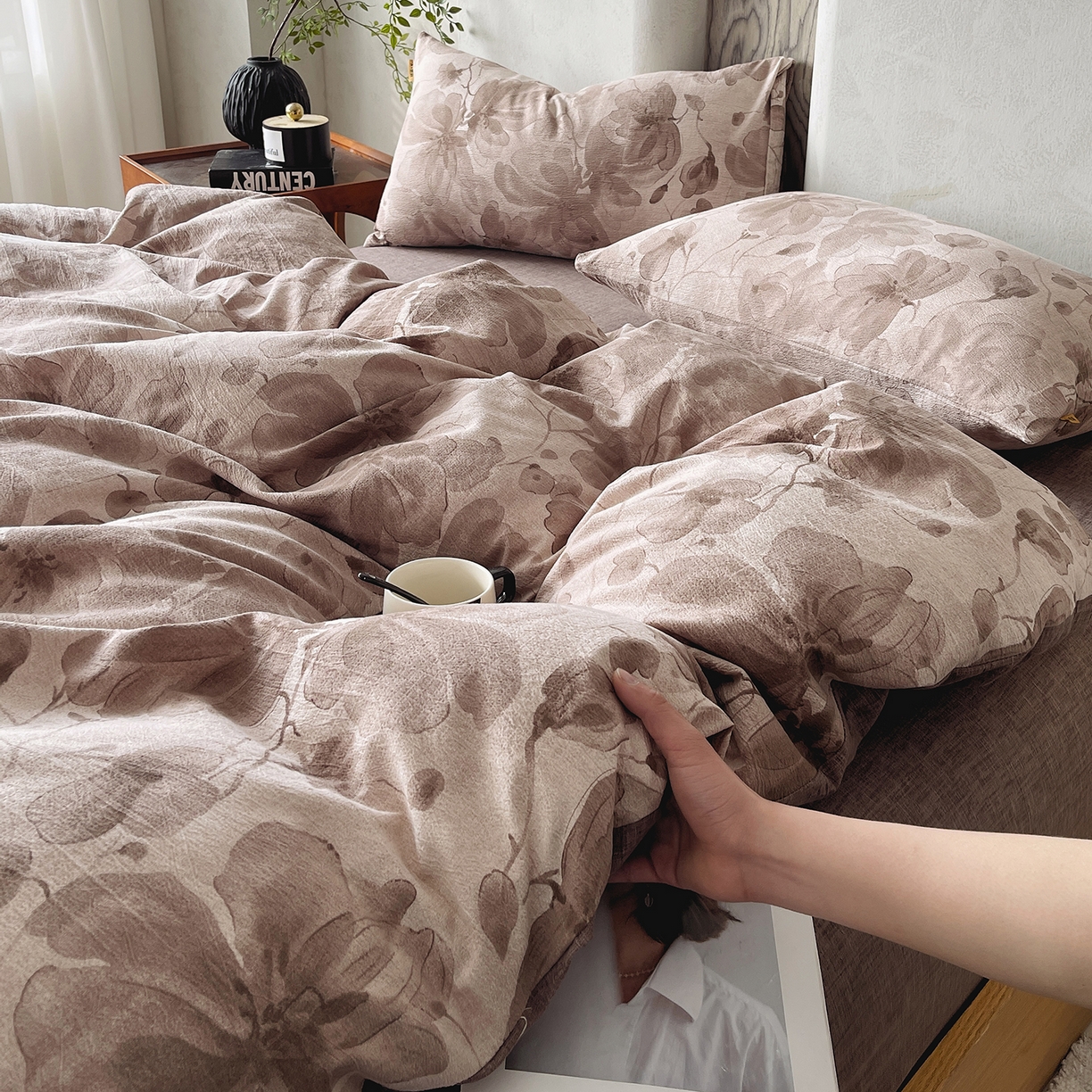 91家纺网 家纺一手货源 找家纺 灿哈家纺 2025新款复古风仿麻四件套 繁芯芳庭