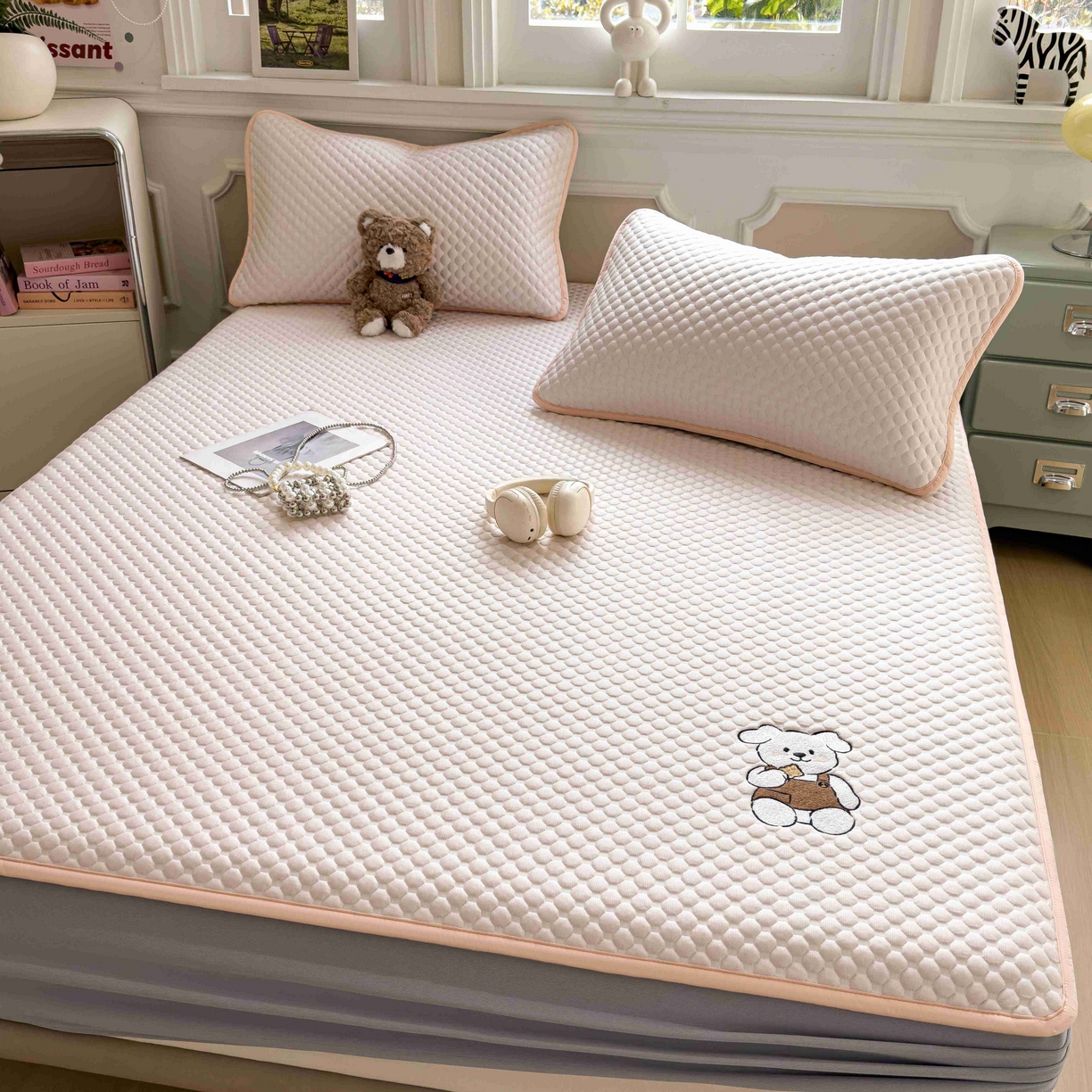 91家纺网 家纺一手货源 找家纺 孩子王家纺 2026春夏新款冰豆豆凉席凉感值过0.21冰丝床单单件冰丝席家用空调软席凉席席子 芭蕾粉-床笠款