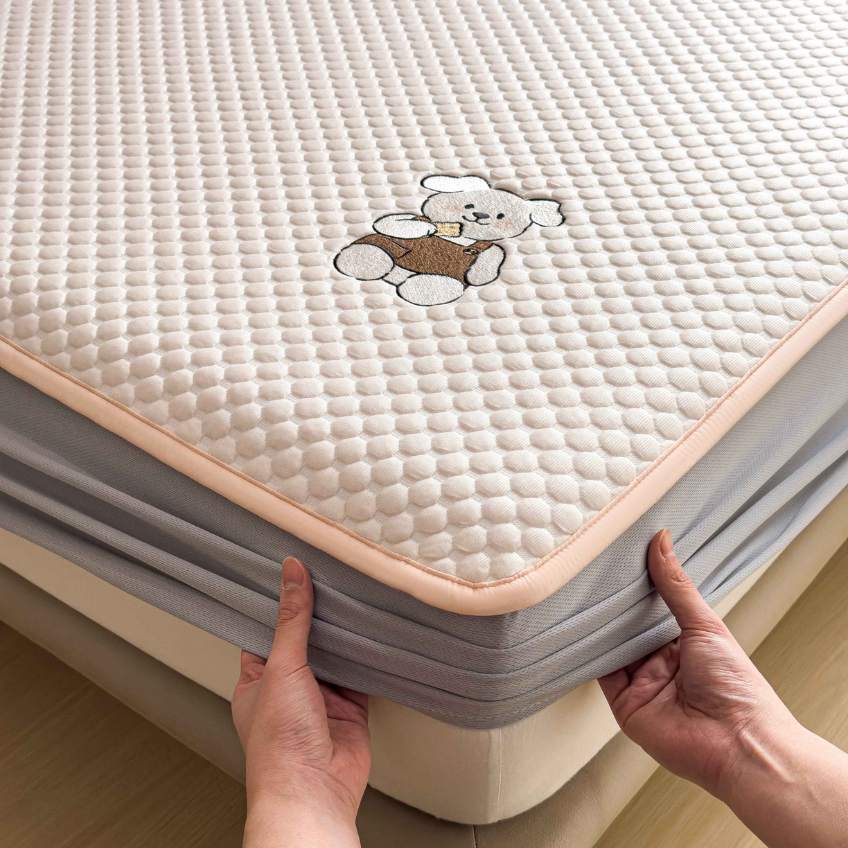 91家纺网 家纺一手货源 找家纺 孩子王家纺 2026春夏新款冰豆豆凉席凉感值过0.21冰丝床单单件冰丝席家用空调软席凉席席子 芭蕾粉-床笠款